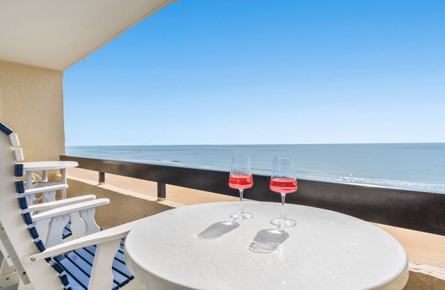 Beautiful Direct OceanFront Updated Condo Heated Indoor Pool, HotTub