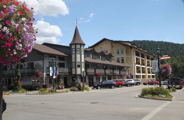 Beautiful Downtown Leavenworth Condo
