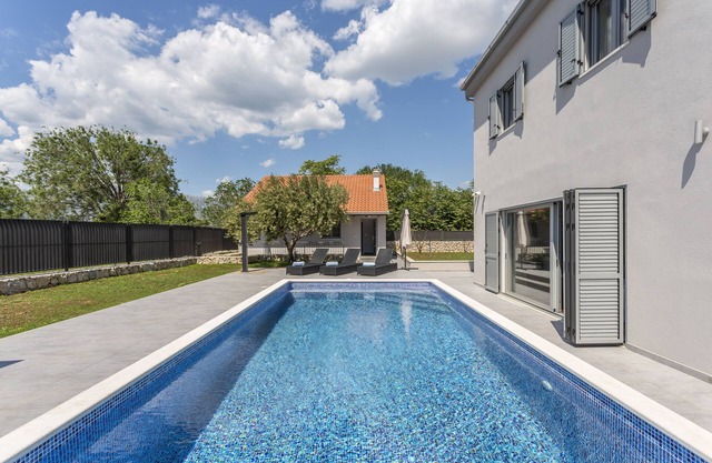 Beautiful Eco-Friendly Villa in Split – Just Steps from Marjan and the Center