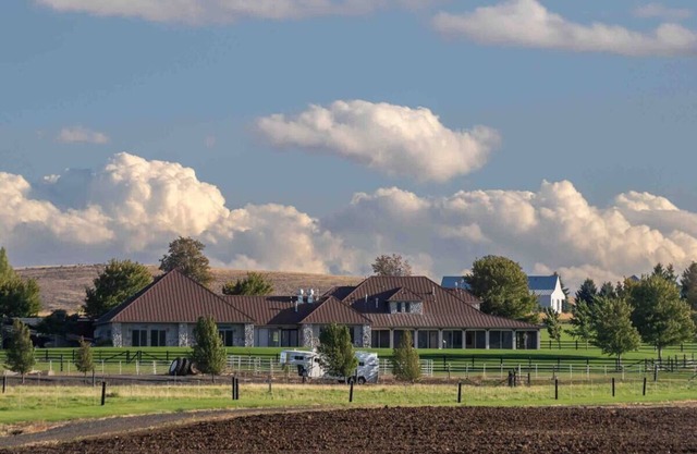 Beautiful Ellensburg Ranch Estate with Indoor Pool