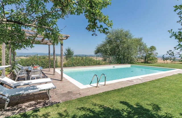 Beautiful farmhouse, completely restored and transformed into comfortable accommodation, ideal for a