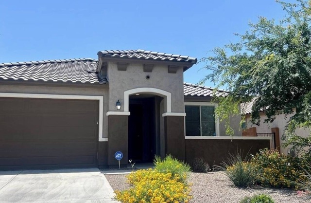 Beautiful, Family-Friendly, Clean & Cozy 3 BR Home