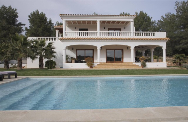 Beautiful family home in the middle of nature, free Wifi, air conditioning,.