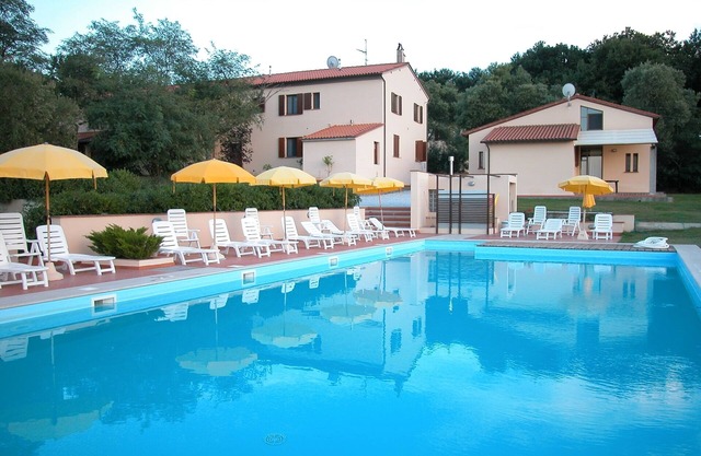 Beautiful farmhouse 20 km. from Pisa with swimming pool - Bellavista apartment