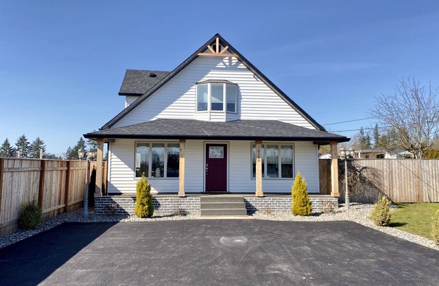 Beautiful Farmhouse in Ridgefield