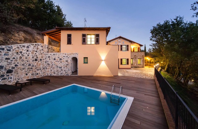 Beautiful farmhouse with private pool exclusive rental up to 15 people