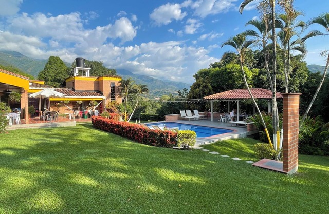 Beautiful Finca (Villa) en San Jeronimo, Antioquia, 40 min from Medellin