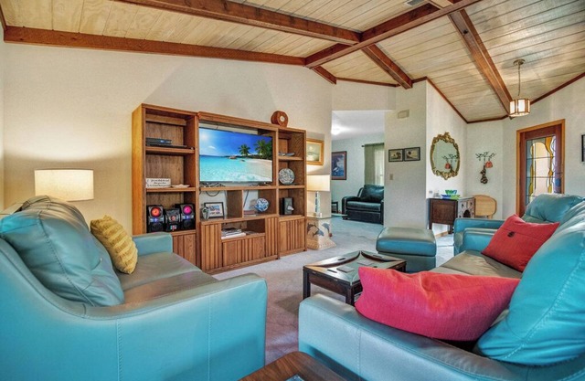 Beautiful Fishing Lake Front Home, Close To Beaches And Theme Parks, Sleeps 6.