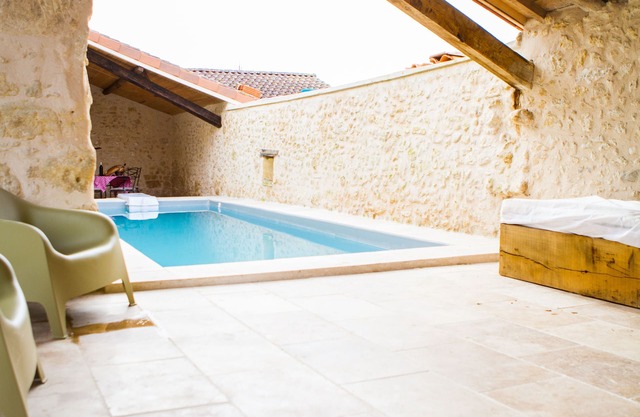 Beautiful country house with swimming pool