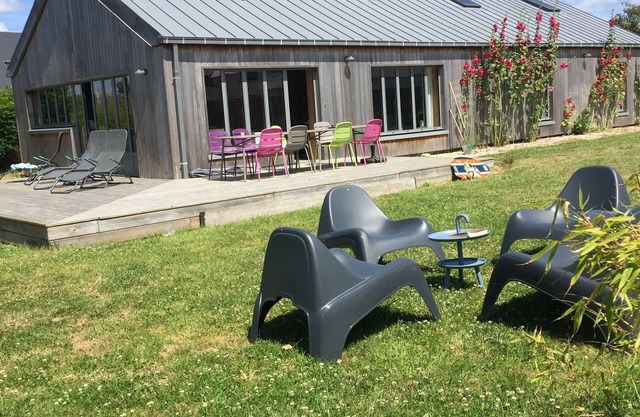Beautiful house by the sea in the Cotentin marshes park