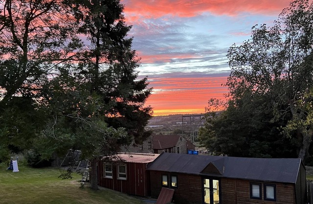 Beautiful Garden Lodge, only 8 minutes from Newcastle City Centre