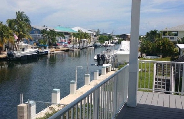 BEAUTIFUL GETAWAY - DAZZLING SUNSETS-nBIG PINE KEY-60' DOCK 5 MINUTES TO CHANNEL