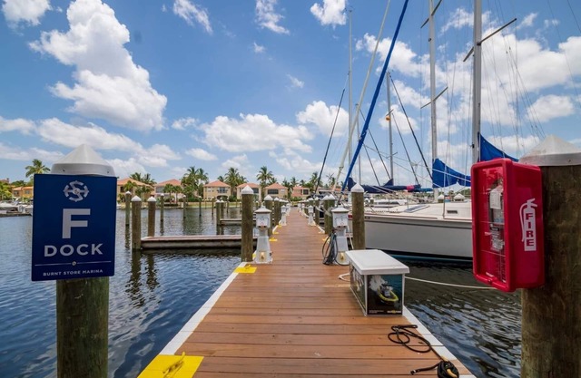 Beautiful Ground Floor 2 bedroom 2 bathroom condo with walkout lanai.