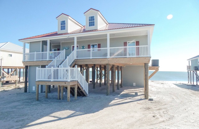 Beautiful Gulf Front Home with plenty of room for your Family. Enjoy the Gulf!