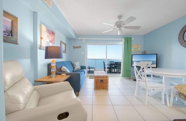 Beautiful Gulf Front Condo ~ 1BR 2BA+Bunks ~ Keyless Entry ~ Royal Palms 1202