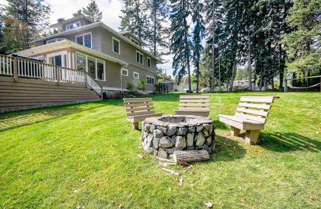 Beautiful Historic Home on Flathead Lake