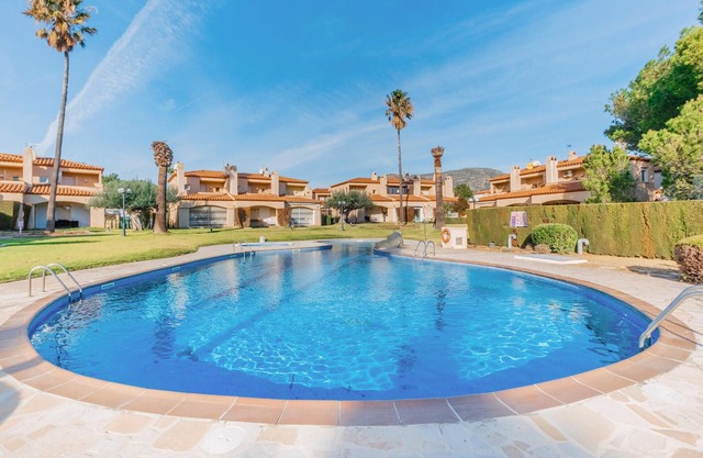 Beautiful home in Mont-roig del Camp