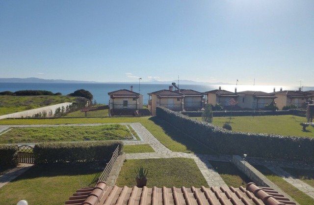 Beautiful holiday home by the sea with sea views