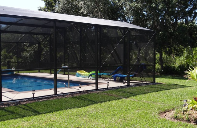 Beautiful holiday home with private swimming pool suitable for 6 people