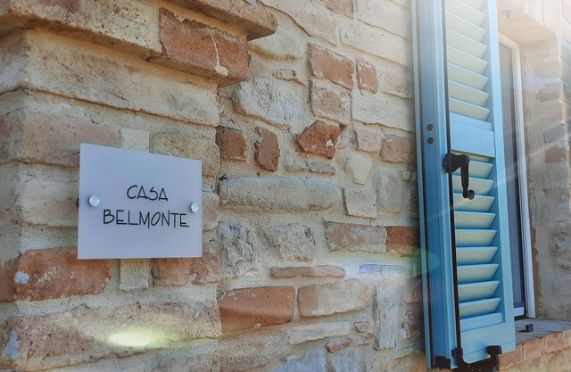 BEAUTIFUL HOLIDAY HOUSE (6-8 people) in the rolling countryside of Le Marche