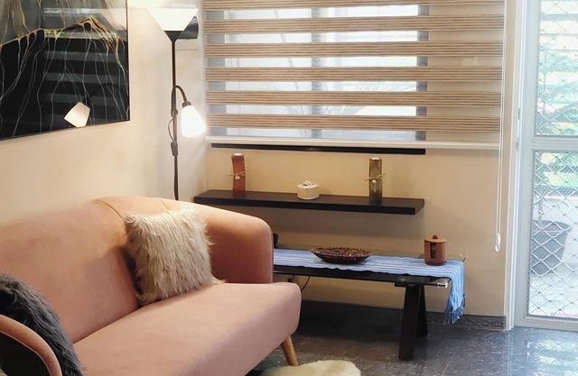 Beautiful home on quiet sub-division, free fibre wi-fi, Netflix, communal pool