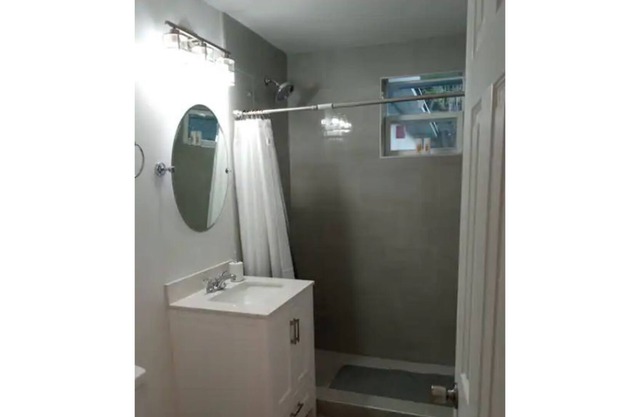 Beautiful Home .4 bed .2 baths. Acre of land .great area.2 car garage