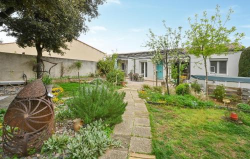 Beautiful Home In Serignan-Du-Comtat