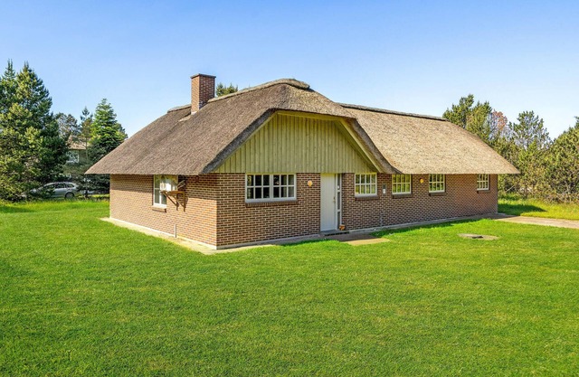 Beautiful home in Blåvand with sauna