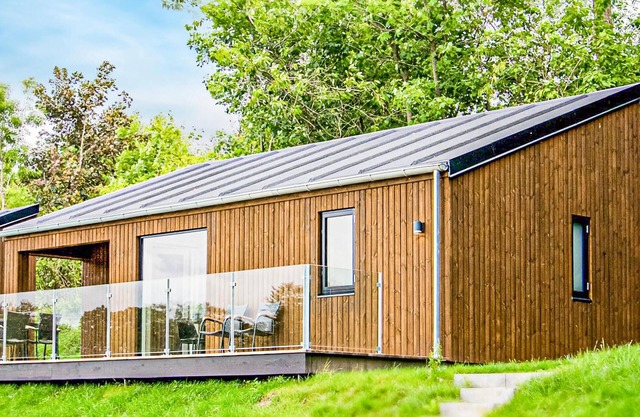 Beautiful home in Børkop with WiFi