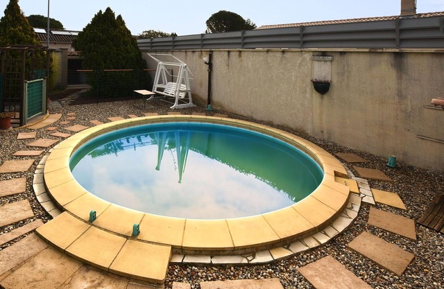 Beautiful home in Caromb with WiFi