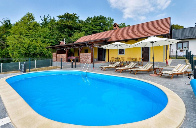 Beautiful home in Cestica