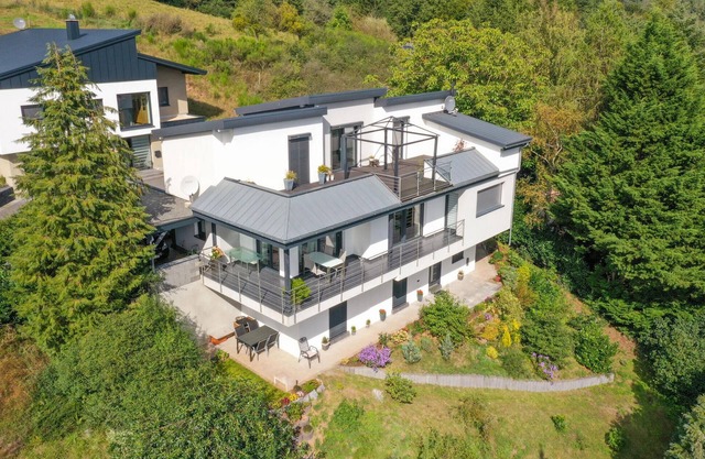 Beautiful home in Diefenbach with WiFi