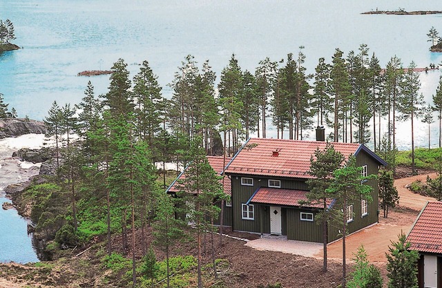 Beautiful home in Dølemo with sauna