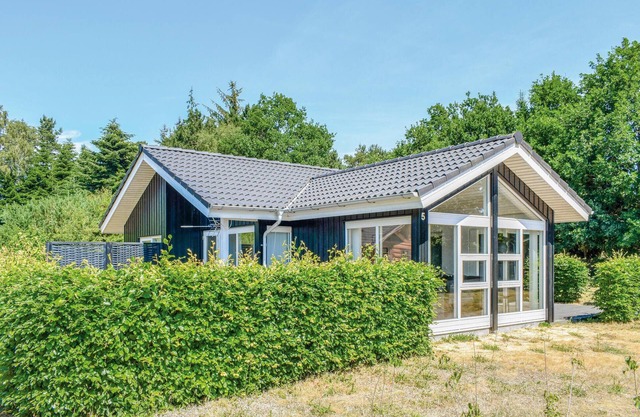 Beautiful home in Ebeltoft with WiFi