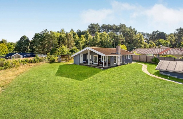 Beautiful home in Ebeltoft with WiFi