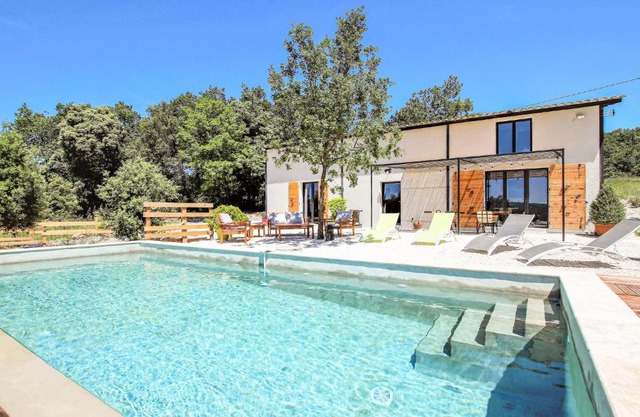 Beautiful Home In La Garde Adhémar With Wifi
