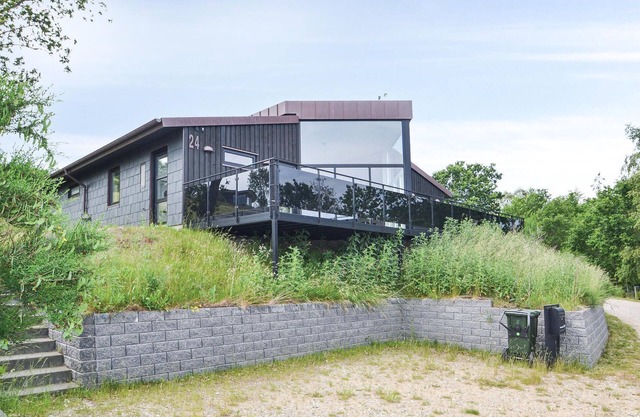 Beautiful home in Glesborg with kitchen