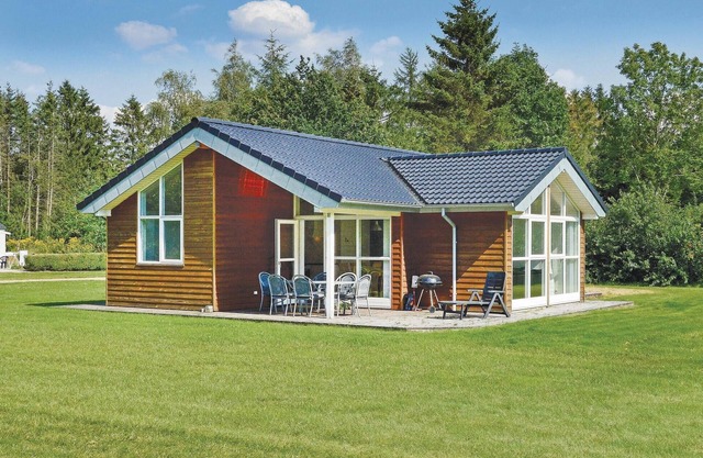 Beautiful home in Herning with kitchen