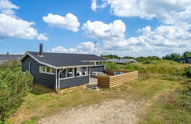 Beautiful Home In Hvide Sande With Wifi