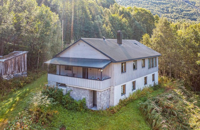 Beautiful home in Jostedal with kitchen