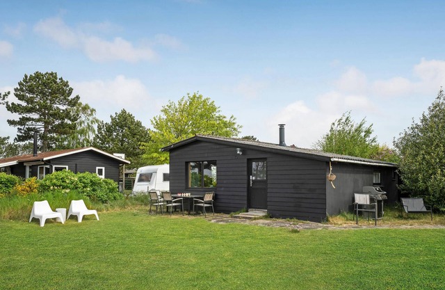 Beautiful home in Knebel