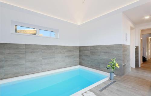 Beautiful Home In Lembruchdümmer See
