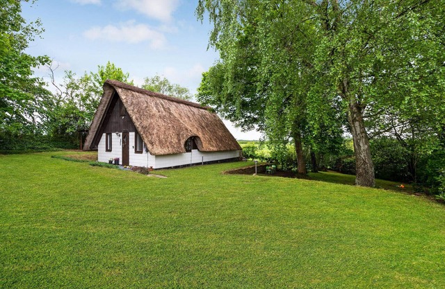 Beautiful home in Løgstrup with WiFi
