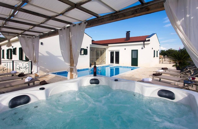 Beautiful home in Lovrec with sauna