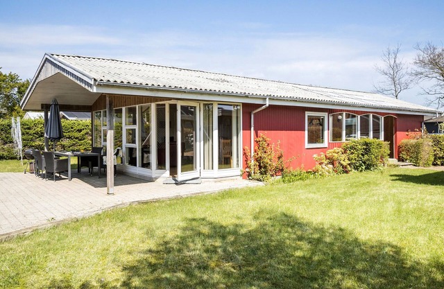 Beautiful home in Middelfart with WiFi