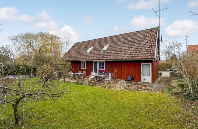 Beautiful home in Millinge with kitchen