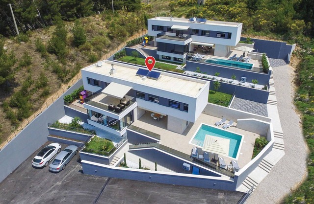 Beautiful home in Omis with sauna