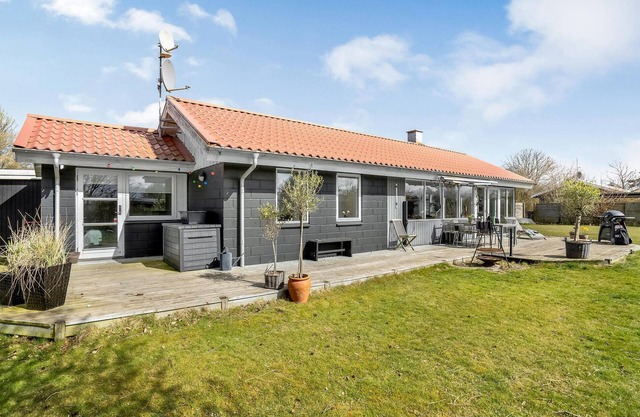 Beautiful home in Otterup with kitchen