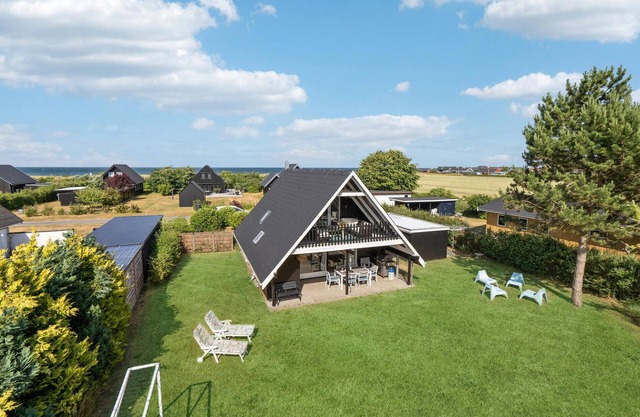 Beautiful home in Otterup with kitchen