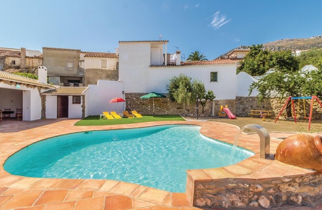 Beautiful home in Periana with kitchen